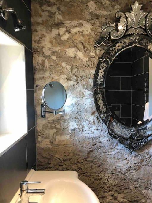 Sainte-Colombe-sur-lʼHers La Maison De Mama C: Charming French Village Home מראה חיצוני תמונה