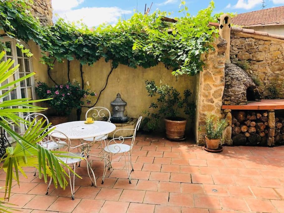 Sainte-Colombe-sur-lʼHers La Maison De Mama C: Charming French Village Home מראה חיצוני תמונה